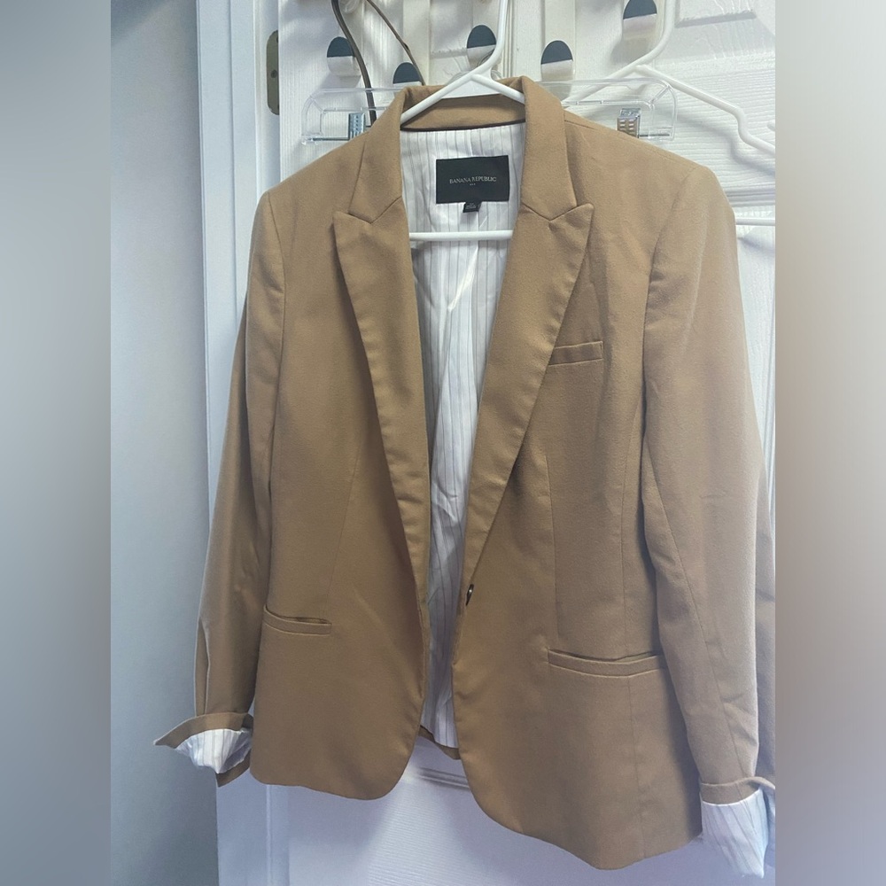 Banana Republic tan blazer size 10